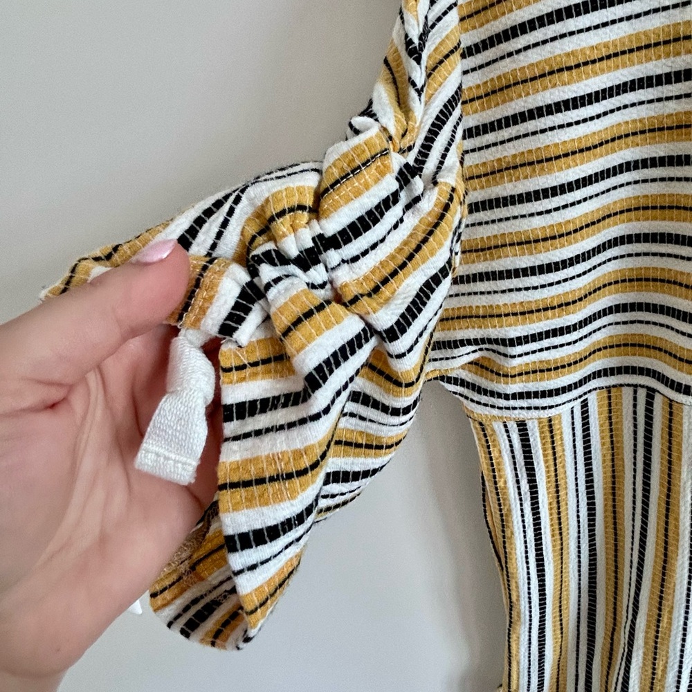 Max Studio Cream Boxy Pleated Blouse - Picture 7 of 7
